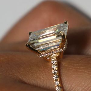 Bianca M. Jewels